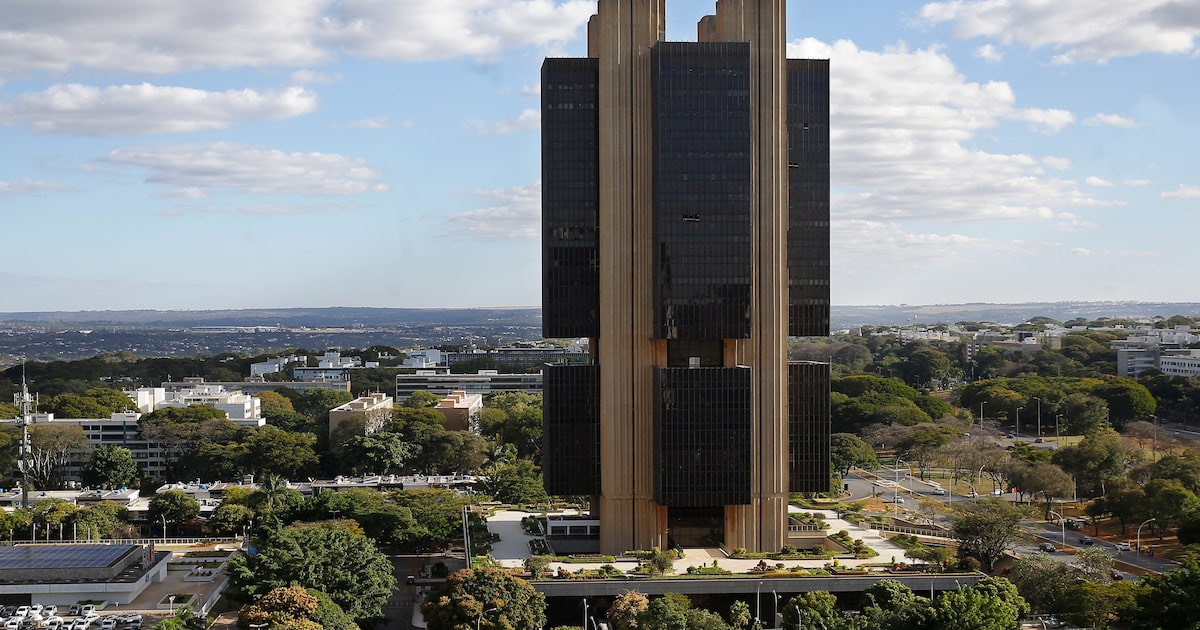 Não foram os economistas que erraram o chute, mas o PIB que correu para o outro lado