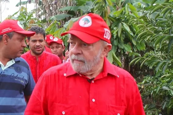 Lula é pressionado pelo MST a cumprir promessas